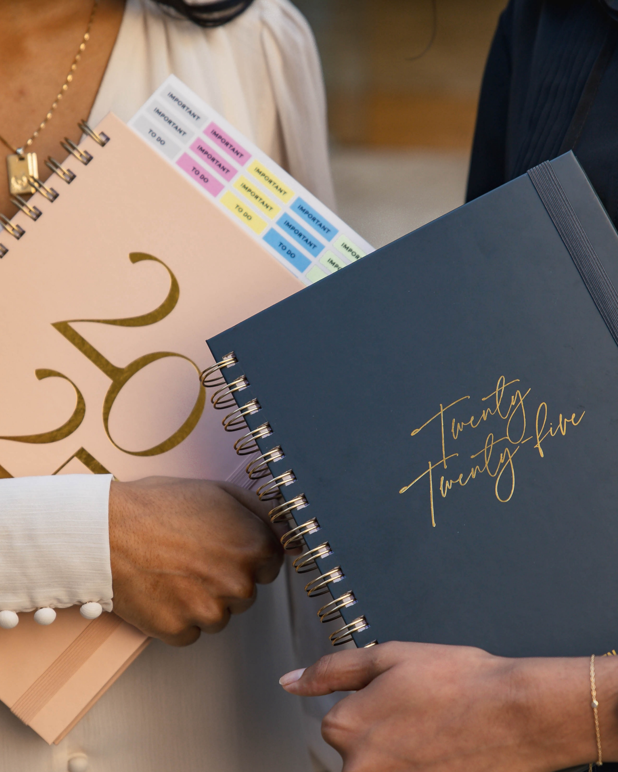 Smart Women Society - B5 Week-to-View - 2025 Calendar Year Diary/Planner